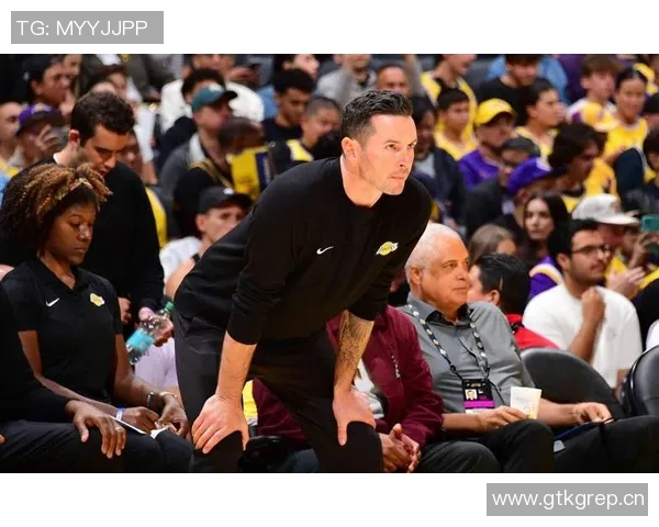 雷迪克谈球队氛围提升称互动改善助力团队凝聚力增强