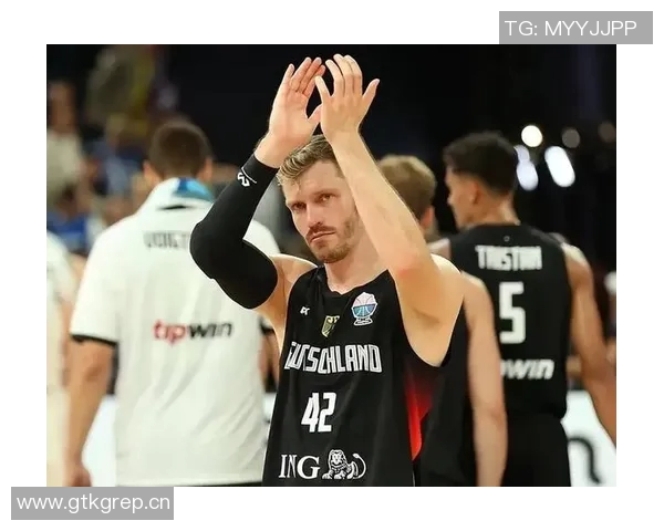 科尔谈约基奇表现呼吁更多人支持他或许是美国篮球的期待