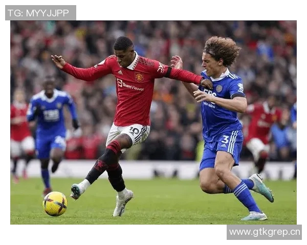 奥多贝尔精准传中特尔头球击中横梁险些破门 奥多贝尔精准传中特尔头球击中横梁险些破门