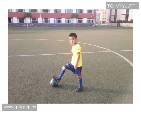 张瑷晖考上985高校后毅然选择足球之路勇敢追梦职业生涯新起点 张瑷晖考上985高校后毅然选择足球之路勇敢追梦职业生涯新起点