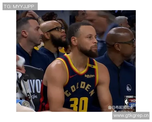 波杰与库里携手迎来第三年默契加深与巴特勒的配合日益成熟