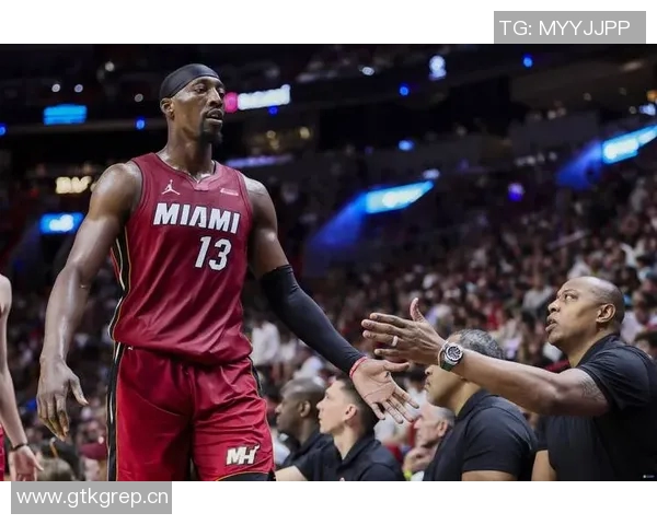 马刺与热火上半场激战正酣文班表现抢眼阿德巴约领军反击 马刺与热火上半场激战正酣文班表现抢眼阿德巴约领军反击