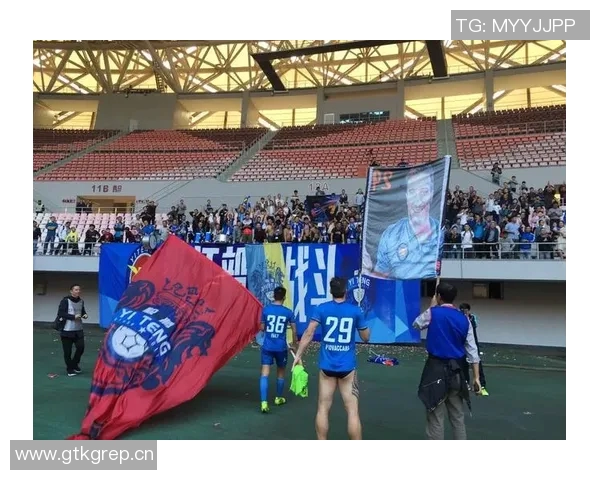 弗拉格分享签名经历感谢球迷支持可能改变人生轨迹