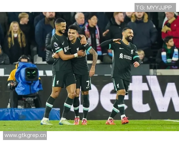 利物浦防线逐渐稳固近五场三次零封展现强大防守能力