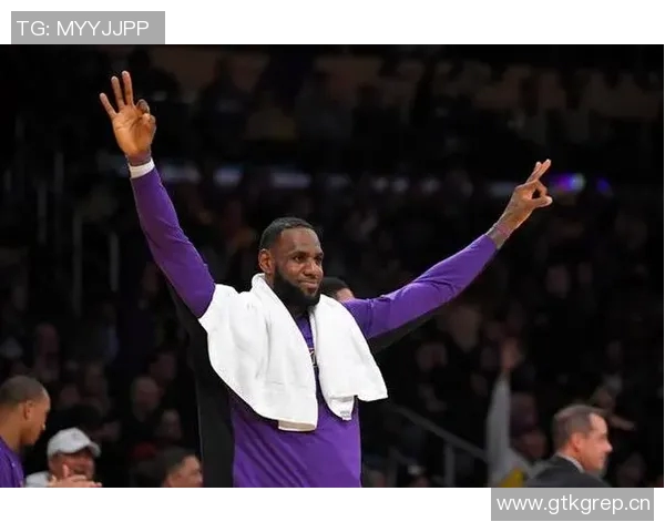 老詹虽显生疏但视野传球依旧出色艾顿与海斯双双获益丰厚