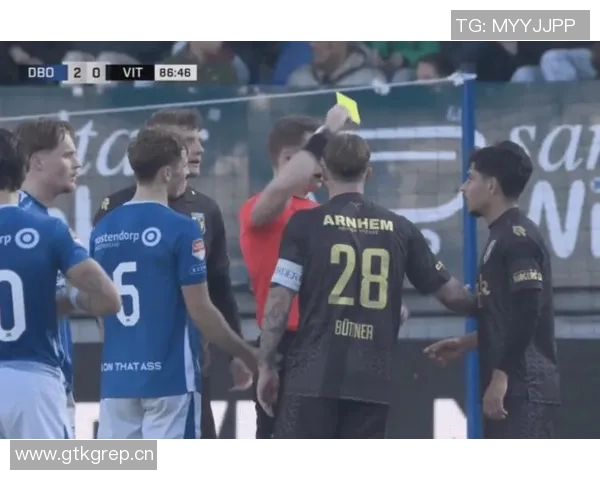 王博豪连续首发表现出色帮助邓伯什在荷乙赛中以5-2大胜对手