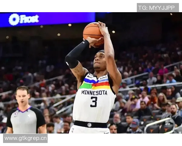 雄鹿新签约字母哥五弟引热议Shams透露字母哥未参与决策