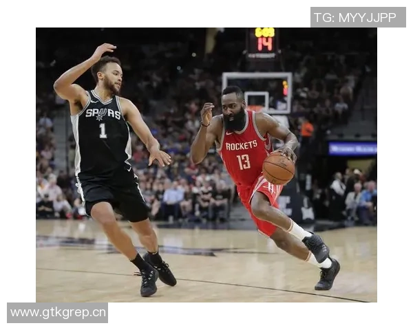 亨特高效表现助球队获胜13投7中三分球命中率高达43贡献17分4板4助 亨特高效表现助球队获胜13投7中三分球命中率高达43贡献17分4板4助