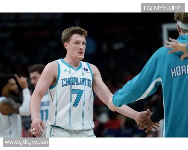 克尼佩尔闪耀全场贡献33分5板9助弗拉格与VJ联手助力球队胜利