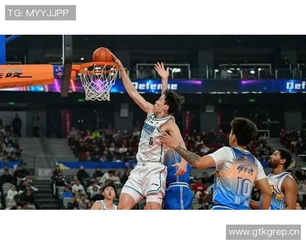 杨瀚森第三节神勇表现五投五中砍下十四分展现全面能力