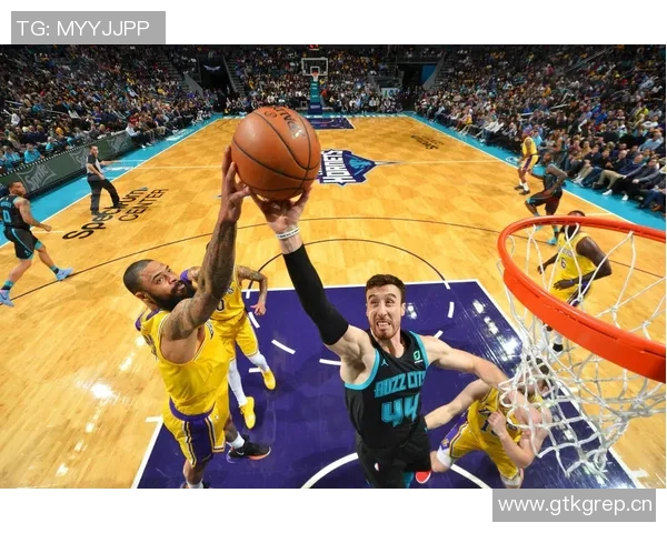 泰森第三节狂砍16分助力球队逆转全场贡献24分6篮板2盖帽成胜利关键