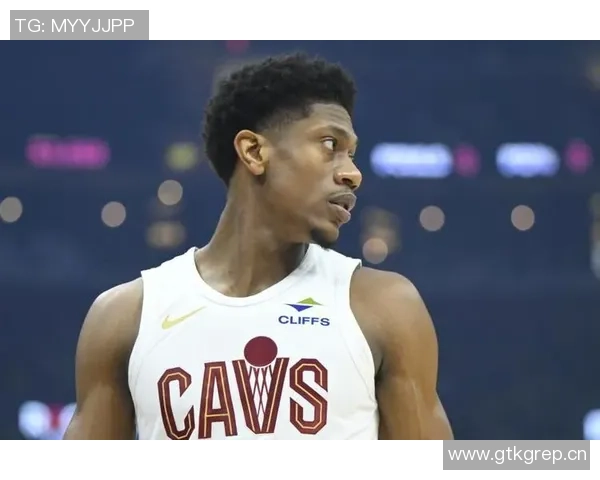 亨特表现出色16投8中三分命中率高达33贡献20分7篮板2抢断正负值高达19 亨特表现出色16投8中三分命中率高达33贡献20分7篮板2抢断正负值高达19