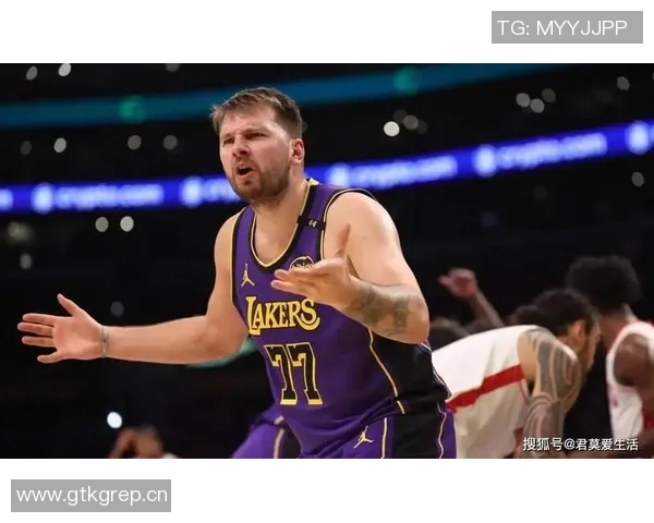 媒体人称卢卡防守进步显著队友需提供更多支持以助其发挥