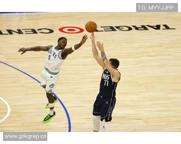 欧文与浓眉在独行侠同场时间仅25分钟令人意外的统计数据分析